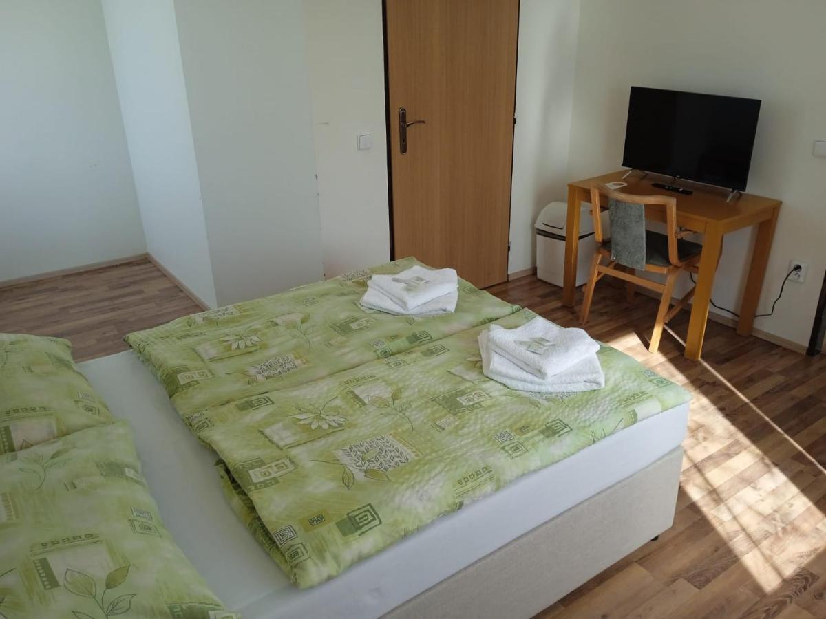 Hotel Forestyma Hodonín Dış mekan fotoğraf
