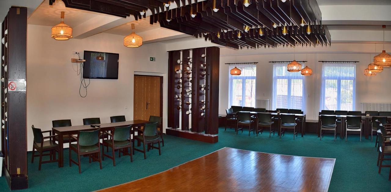 Hotel Forestyma Hodonín Dış mekan fotoğraf